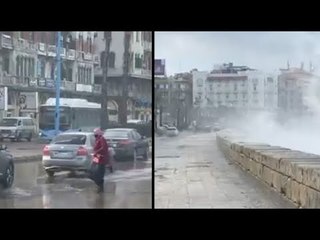 طقس سيئ يضرب الإسكندرية و ارتفاع الأمواج على الكورنيش