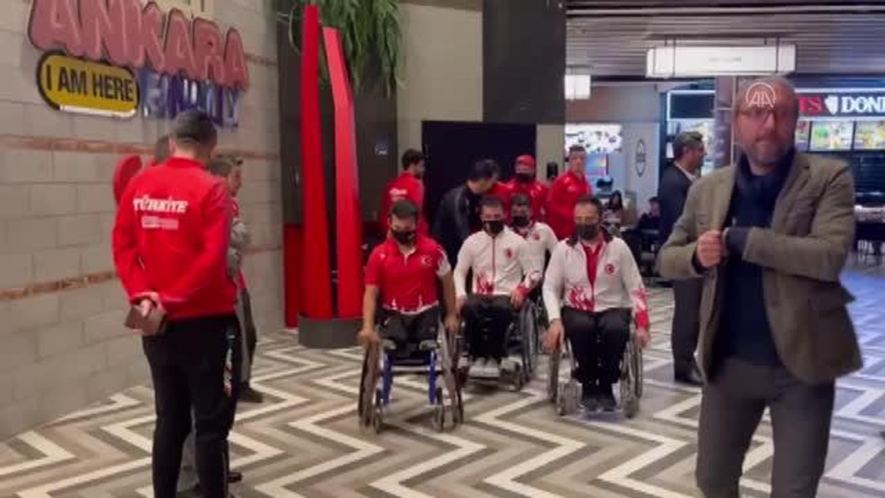 Ampute Futbol Milli Takımı ve paralimpik sporcular "Kesişme: İyi ki Varsın Eren" filmini izledi