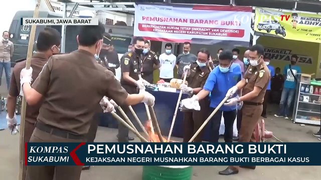 Kejaksaan Negeri Musnahkan Barang Bukti Berbagai Kasus