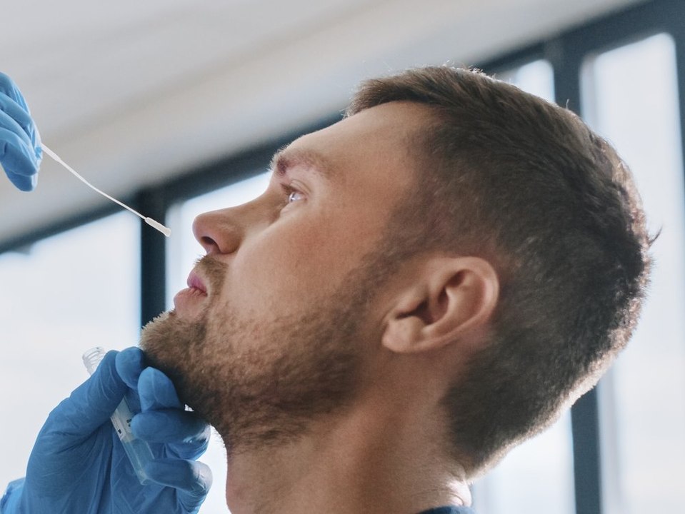 Ärzteverband warnt: PCR-Tests werden in Deutschland knapp