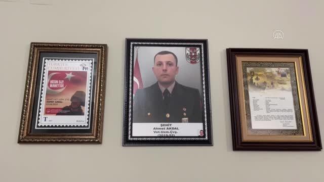 KAHRAMANMARAŞ - Yılın fotoğrafı seçilen Oğullarının emaneti Atmaca , şehit ailesini gururlandırdı