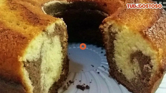 Bolo mesclado simples e rápido da Lary