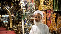 عبق البخور والعطور في أسواق سلطنة عمان الشعبية
