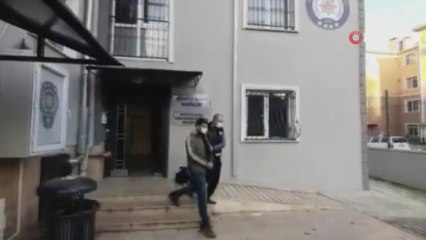Büyükçekmece'de iş yerini soyan iki hırsız kamerada
