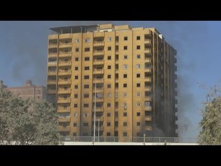 ميول في عقار الهرم المحترق بسبب مخزن الكاوتش وأصوات طرقعة في الأعمدة والحوائط