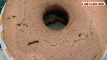 Bolo sem ovo e sem leite macio - qualquer sabor