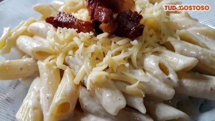 Download Video: Macarrão de molho branco com bacon e queijo