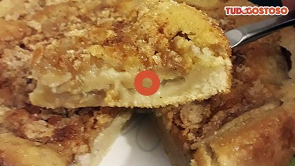 Bolo de banana com farofa crocante