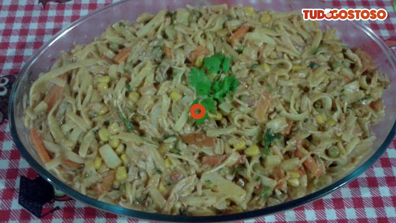 Macarronada de frango simples