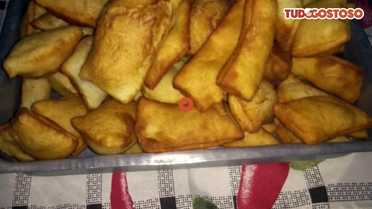 Bolinho com massa de pão