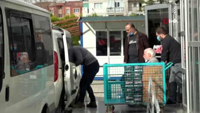 Eşini öldürdü, cezaevine tekerlekli sandalyeyle gitti