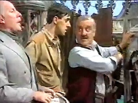 High And Dry 'Dry Rot' S1/E2 Bernard Cribbins • Richard Wilson