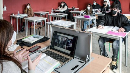 Covid, la preside: "Costretti a imporre una didattica mista, la peggiore che si possa realizzare"