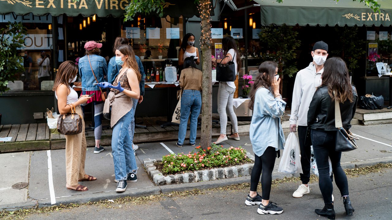 To-Go Drinks Are Returning to New York to Help Restaurants, Bars