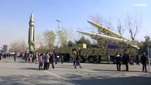 شاهد: إيران تعرض صواريخ باليستية يصل مداها إلى ألف كيلومتر