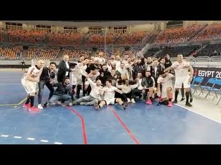 فرحة لاعبي الزمالك بعد الفوز على الأهلي في دوري اليد