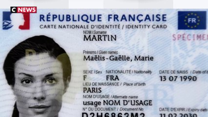 La carte d'identité bilingue face aux oppositions des académiciens