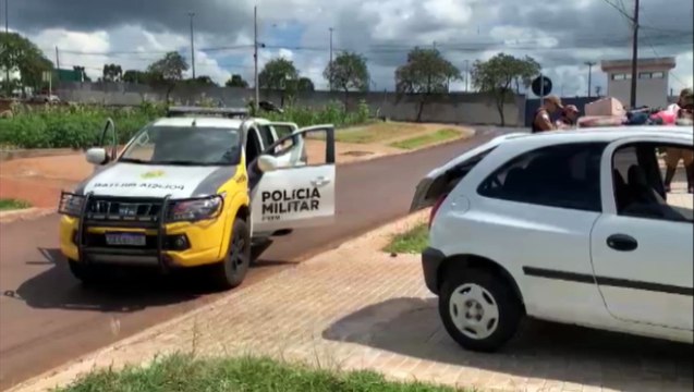 Celta é apreendido em ação da Cavalaria da PM; havia uma denúncia de que teria uma arma de fogo no automóvel
