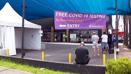 Victorian hospitals struggling to fill shifts as COVID cases rise