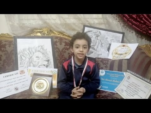 أنس ٧ سنوات .. بيكاسو مصر يعلم الأطفال الرسم