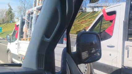 Camdan çıkan yolcu görenleri şaşkına çevirdi!