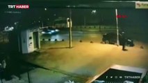 Sancaktepe'de 3 otomobilin karıştığı kaza kamerada
