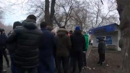 Kazakistan'dan gelen görüntüler vahim! Yakınlarını arayan onlarca insan morgların önünde kuyruk oluşturdu
