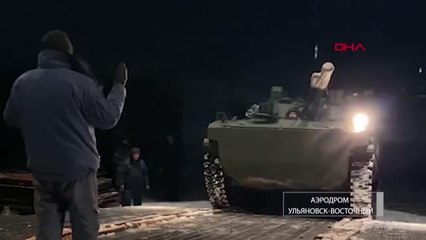 Rusya, Kazakistan'a nakliyesi devam eden KGAÖ kuvvetlerinin görüntülerini paylaştı