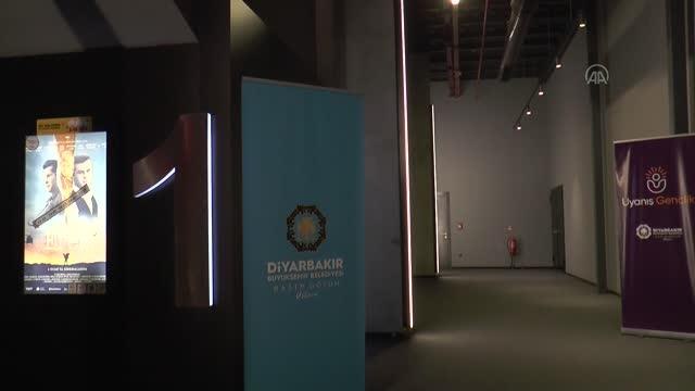 DİYARBAKIR - Vali Karaloğlu ve gençler Kesişme; İyi ki Varsın Eren filmini izledi