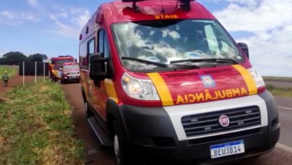 Vítima é socorrida pelo helicóptero do Consamu após capotamento na BR-467