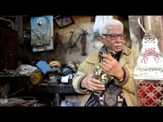 عم عتمان 70 سنة خدمة في رمضان.. أقدم سمكري فوانيس بالمحلة الكبرى