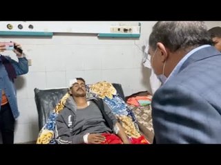 رئيس جامعة سوهاج يطمئن على المصابين في حادث تصادم القطارين