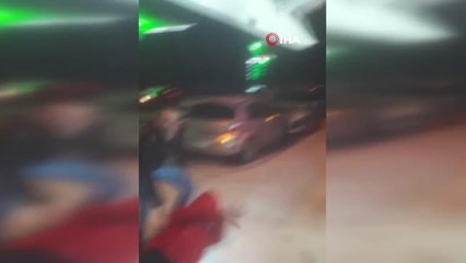 Kar yağışına hasret Marmarisliler, yağan doluda doyasıya eğlendi