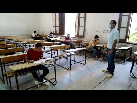 طلاب الثانوية العامة يؤدون الامتحان التجريبي وسط إجراءات احترازية