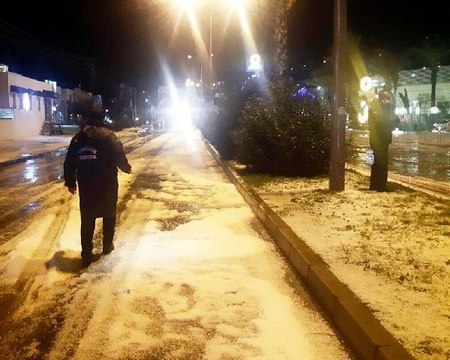 Bodrum'u sağanak ve dolu vurdu; ev ve iş yerlerini su bastı