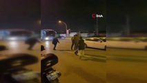 Bursaspor taraftarları takım otobüsünün önünü keserek 