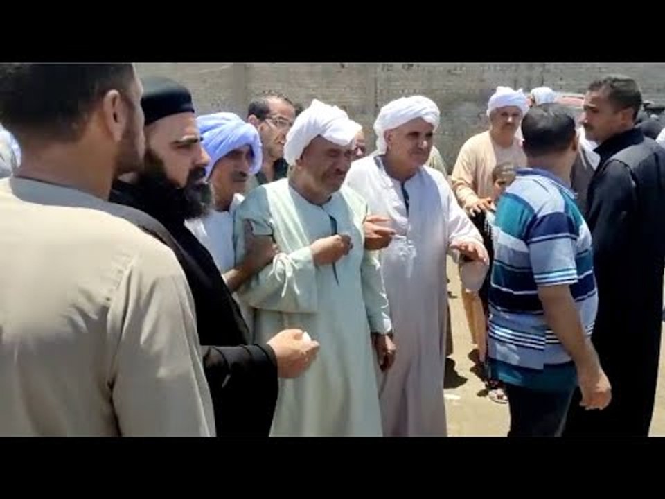 تشييع جثامين 4 شباب من ضحايا حريق قبرص بقرية ال...
