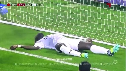 عثمان كوليبالي يتعرض لأزمة قلبية خلال مباراة في الدوري القطري