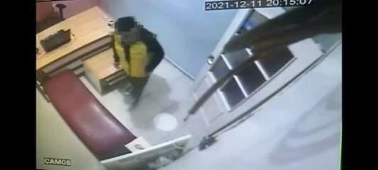 Son dakika haberi! ŞİŞLİ'DE HIRSIZ ÖNCE KAMERAYA SONRA POLİSE YAKALANDI