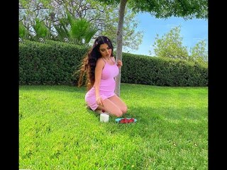 أنا أم سينجل.. وحامل من الروح القدس.. قمر ترد على منتقديها