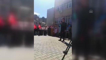 Şehit Ulupınar'ın şehitliğe vurgu yaptığı şiirinin okunması sırasında duygusal anlar yaşandı