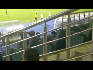 انفعالات «طولان» على الحكم محمود عاشور أمام الأهلي: «كل لمسة بفاول»
