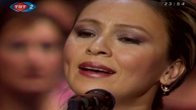 Nazlı Kanaat / Kapın her çalındıkça O mudur diyeceksin