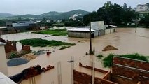 Bairro Sion, em Itaúna, debaixo d'água