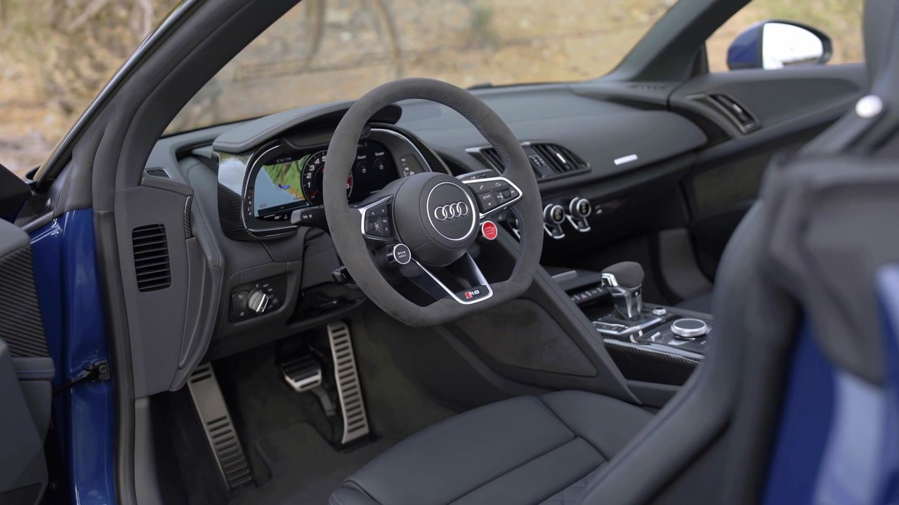 Audi R8 Spyder performance RWD Interior Design in Ascari blue