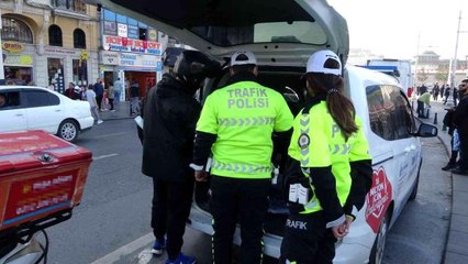 Taksim'de kurallara uymayan sürücülere ceza yağdı