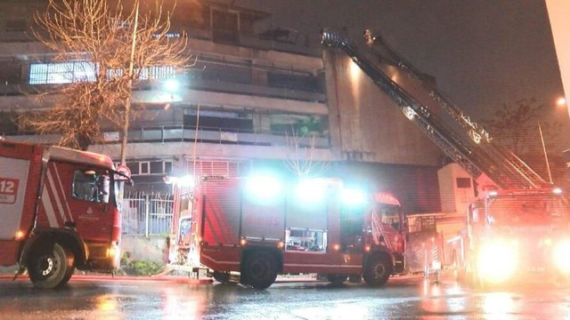 Bayrampaşa’da çorap imalathanesinde yangın