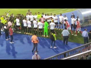 أبطال أفريقيا أهم.. الجماهير تحتفي بالأهلي وسط ممر شرفي من نجوم البنك