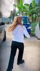 Clip: Bà Nhân Vlog về Việt Nam thăm nhà