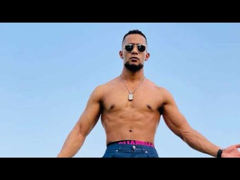 من عبده موته إلى الحفلات.. قصة النصف العاري لمحمد رمضان